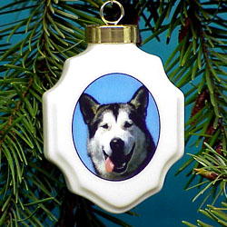 Christmas Ornament: Alaskan Malamute
